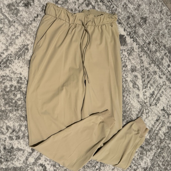 Lululemon Stretch High-Rise Jogger - Picture 2 of 9